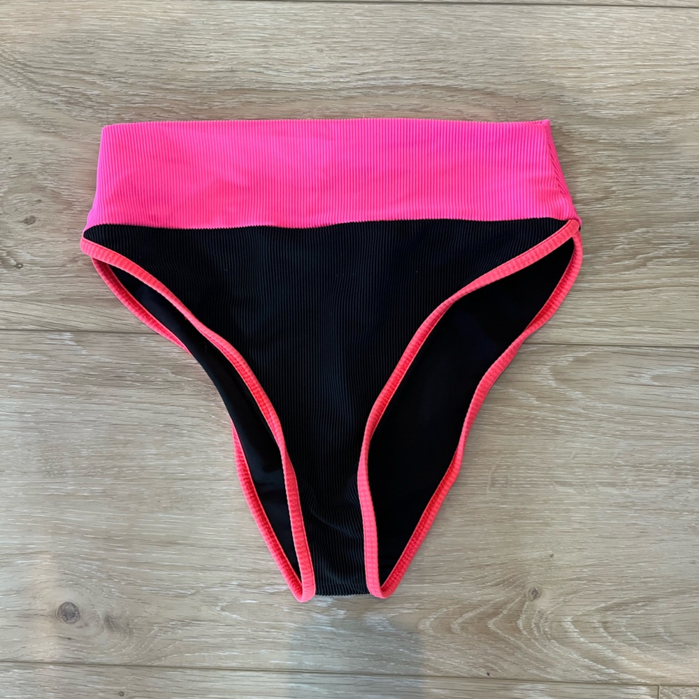 Beach Riot Emmy Bottom Size Medium